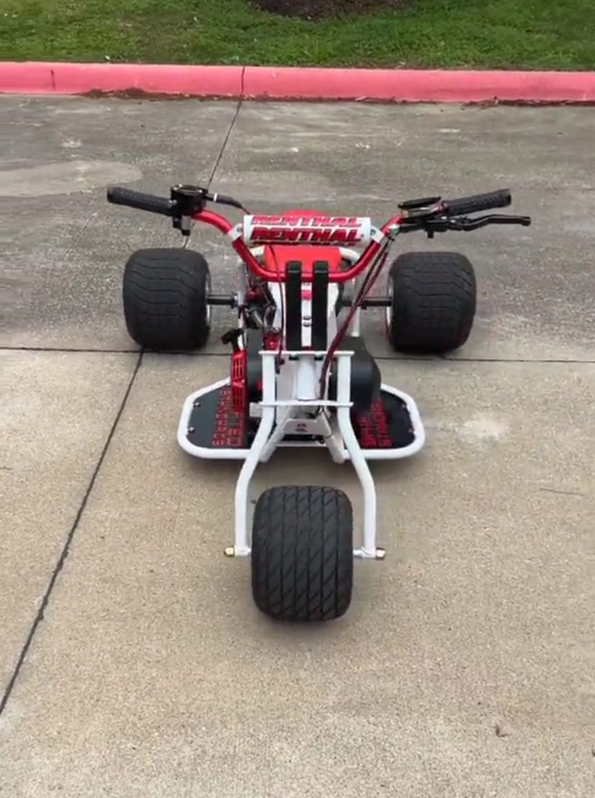 all white and red mini bike.jpg all white and red mini bike.jpg