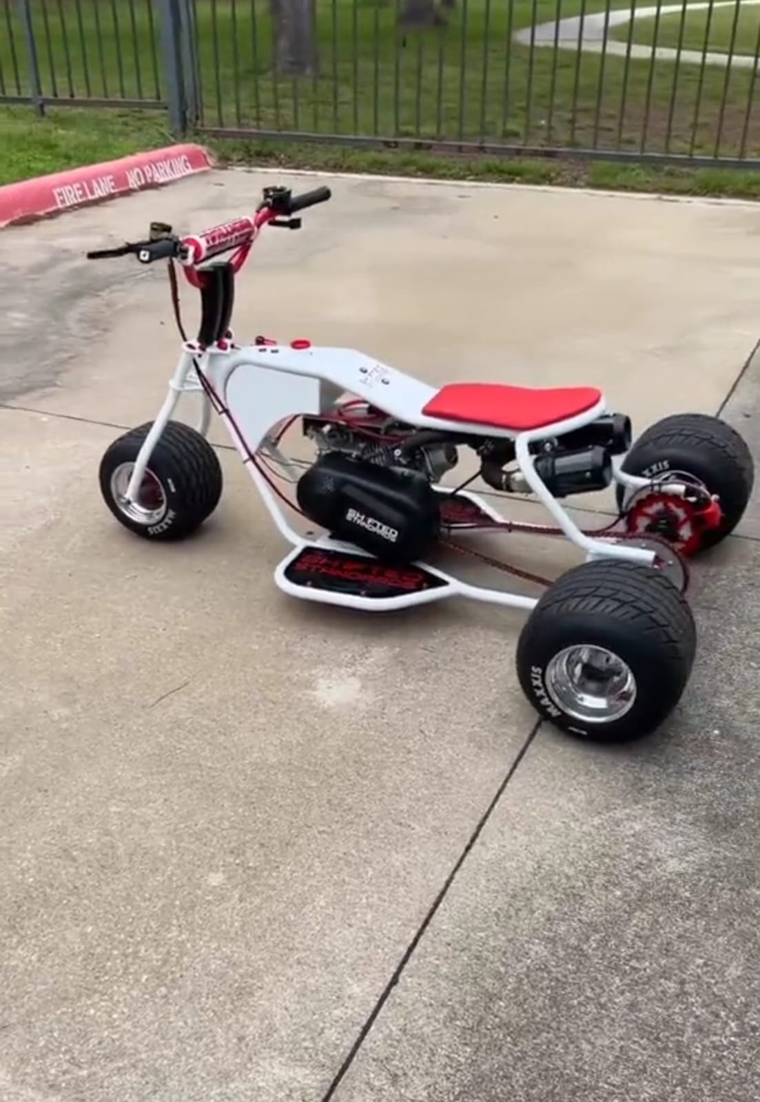 all white and red mini bike2.jpg all white and red mini bike2.jpg